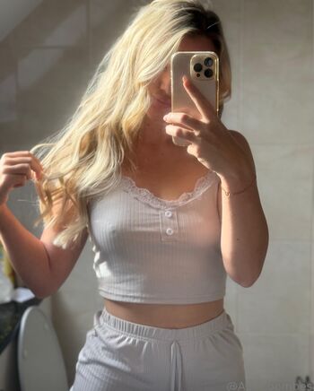 Abi coombes farmer  page leaked private photo uncensored HD quality