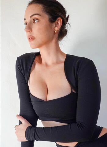 Adelaide kane page leaked private photo uncensored HD quality