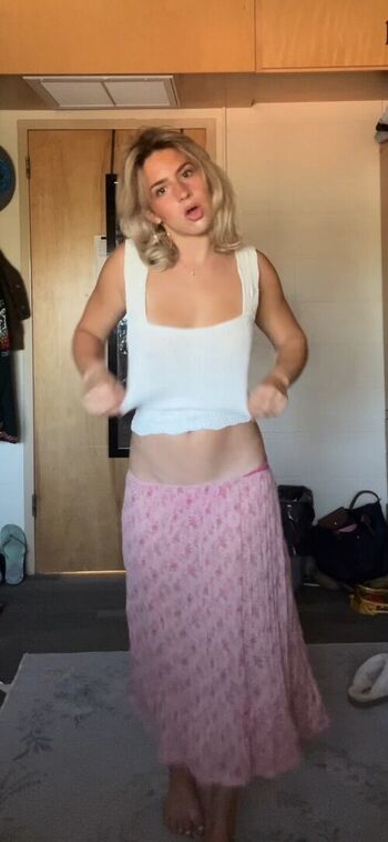 Ainsley rolstad page leaked private photo uncensored HD quality