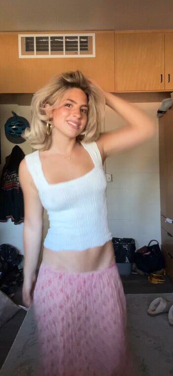 Ainsley rolstad page leaked private photo uncensored HD quality