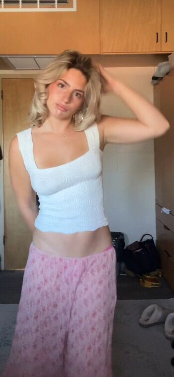 Ainsley rolstad page leaked private photo uncensored HD quality