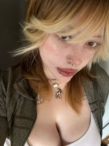Alivegirlnare page leaked private photo uncensored HD quality