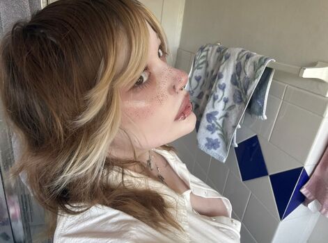 Alivegirlnare leaked private photo uncensored HD quality