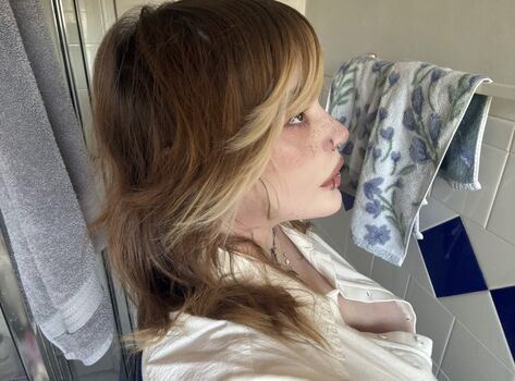 Alivegirlnare leaked private photo uncensored HD quality