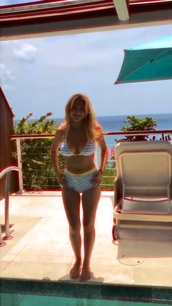 Alyvia alyn lind page leaked private photo uncensored HD quality