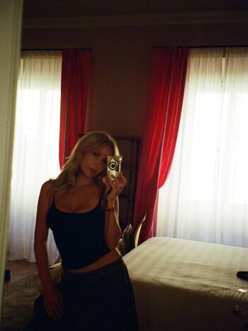 Alyvia alyn lind page leaked private photo uncensored HD quality