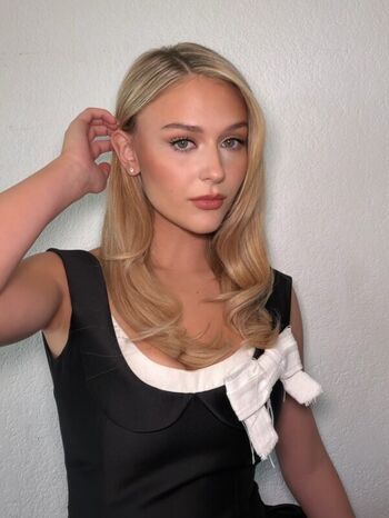 Alyvia alyn lind page leaked private photo uncensored HD quality