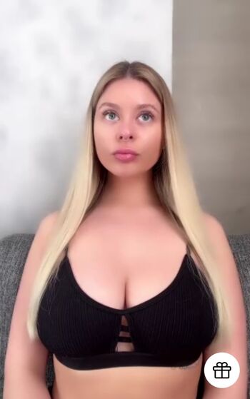 Amateur streamers leaked private photo uncensored HD quality