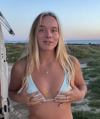 Angelinajoleen page leaked private photo uncensored HD quality
