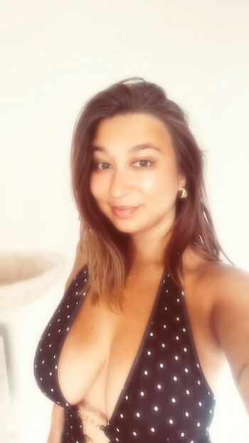Apoline perret page leaked private photo uncensored HD quality
