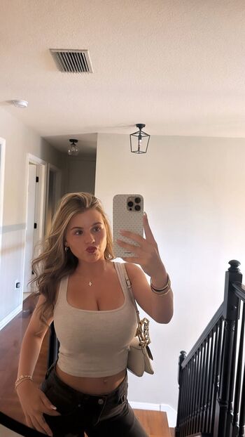 Ariana white page leaked private photo uncensored HD quality