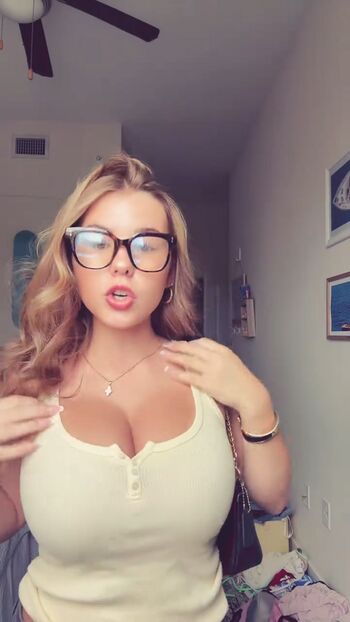 Ariana white page leaked private photo uncensored HD quality