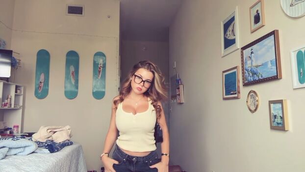 Ariana white page leaked private photo uncensored HD quality