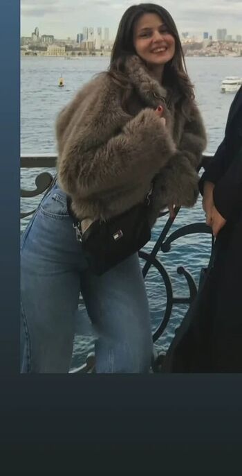 Aycicekmeltem leaked private photo uncensored HD quality
