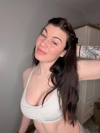 Bea priestley page leaked private photo uncensored HD quality