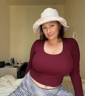 Bel larcombe slice of salami leaked private photo uncensored HD quality