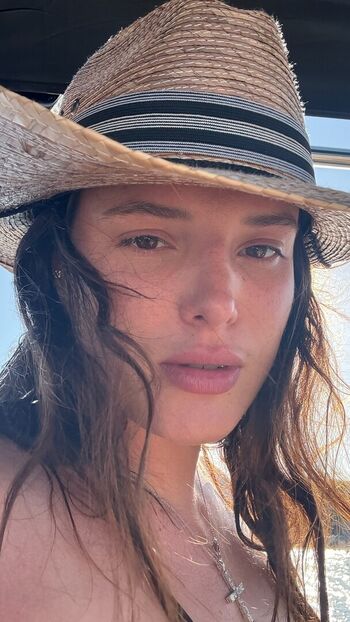 Bella thorne  page leaked private photo uncensored HD quality