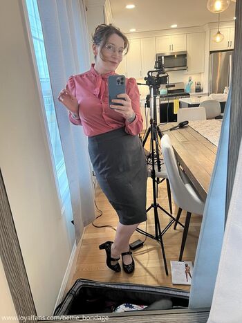 Bettie bondage  page leaked private photo uncensored HD quality