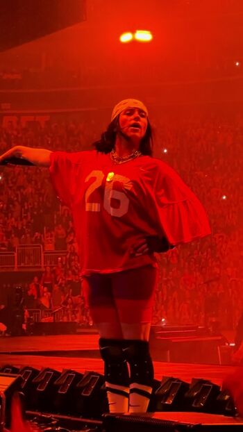 Billie eilish  page leaked private photo uncensored HD quality