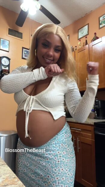 Bloatedbellyqueen  page leaked private photo uncensored HD quality