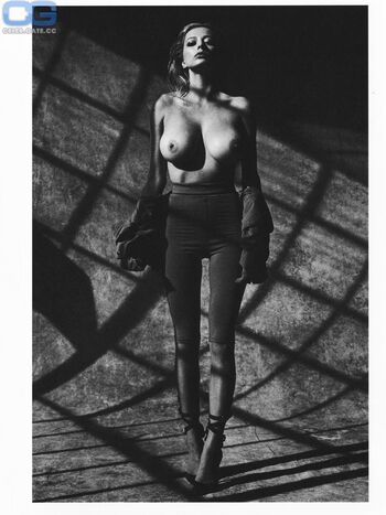 Caroline vreeland  page leaked private photo uncensored HD quality