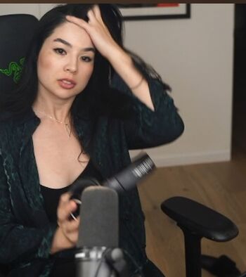 Carolinekwan page leaked private photo uncensored HD quality