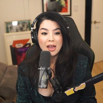 Carolinekwan page leaked private photo uncensored HD quality