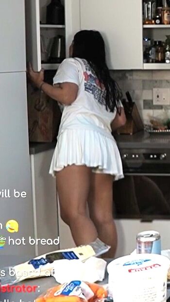 Carolinekwan page leaked private photo uncensored HD quality