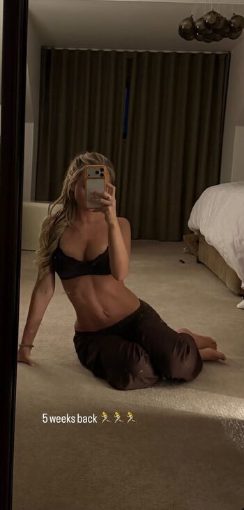 Carolinemarie leaked private photo uncensored HD quality