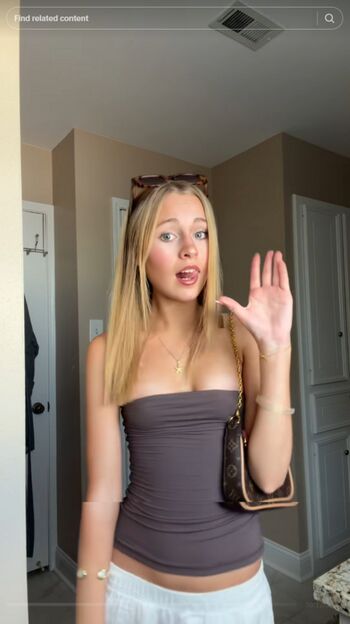 Chloelovescereal leaked private photo uncensored HD quality