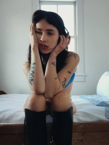 Clairo leaked private photo uncensored HD quality