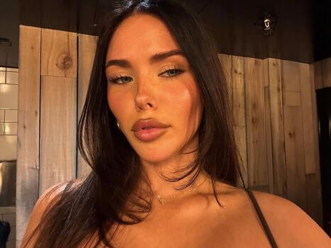 Clarissa bea page leaked private photo uncensored HD quality