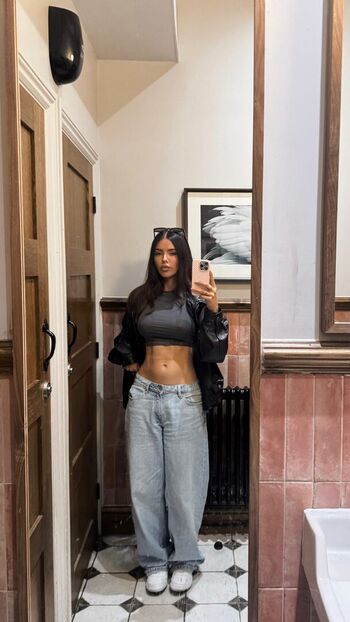 Clarissa bea page leaked private photo uncensored HD quality
