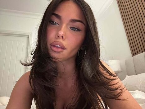 Clarissa bea page leaked private photo uncensored HD quality