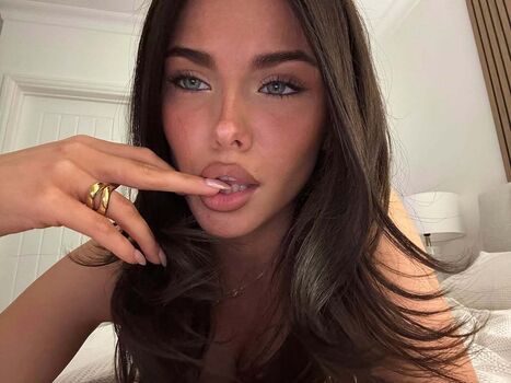 Clarissa bea page leaked private photo uncensored HD quality