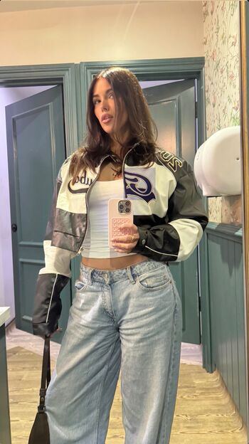 Clarissa bea page leaked private photo uncensored HD quality