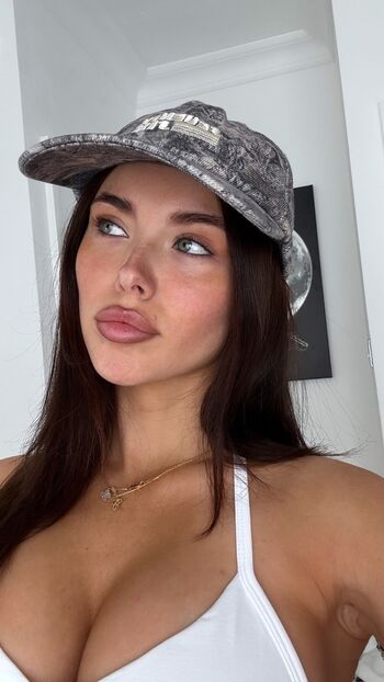 Clarissa bea leaked private photo uncensored HD quality