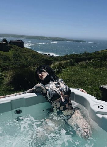 Comeovwhenursober  page leaked private photo uncensored HD quality