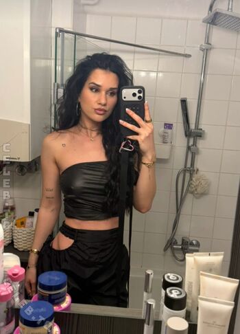 Coupleontour leaked private photo uncensored HD quality