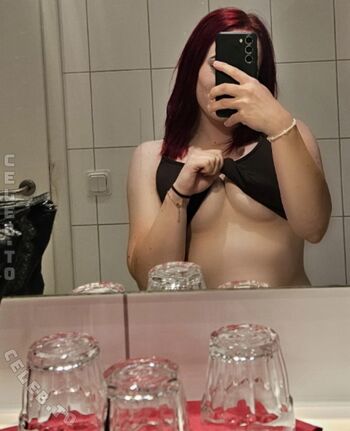 Dezembermaedchen leaked private photo uncensored HD quality