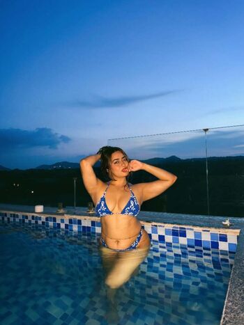 Divya mistry leaked private photo uncensored HD quality