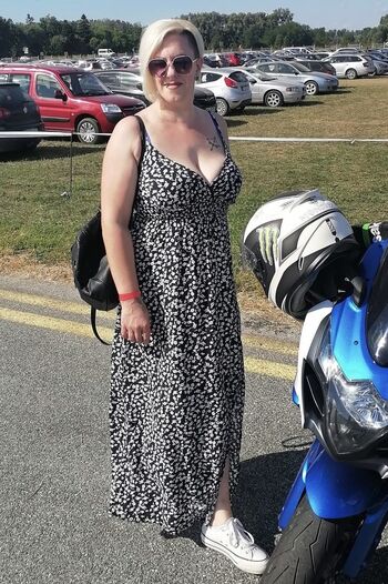 Domace matorke milf ex yu  page leaked private photo uncensored HD quality