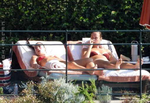 Dua lipa  page leaked private photo uncensored HD quality