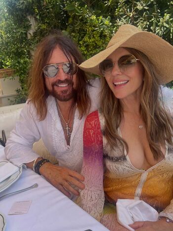 Elizabeth hurley page leaked private photo uncensored HD quality