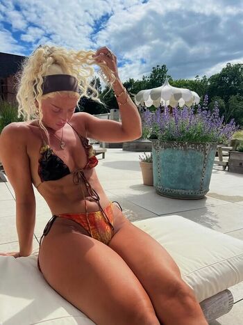 Elliemaejohnson leaked private photo uncensored HD quality