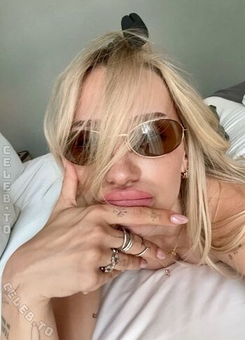 Ema louise  page leaked private photo uncensored HD quality