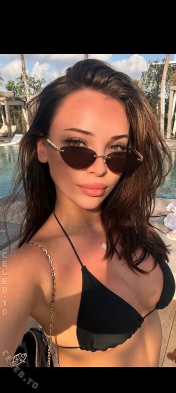 Emiliia ar leaked private photo uncensored HD quality