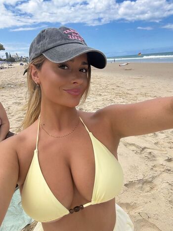 Emily bright page leaked private photo uncensored HD quality