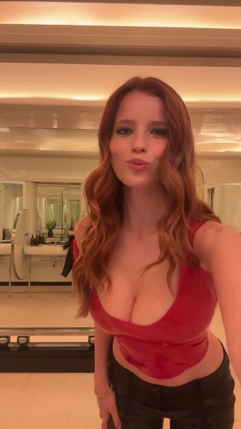 Emily deyt aysage  page leaked private photo uncensored HD quality