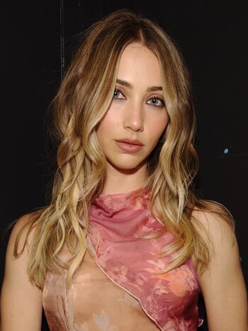 Emily rudd page leaked private photo uncensored HD quality